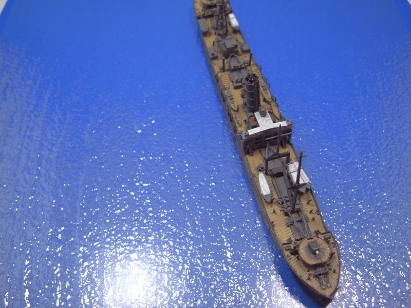 水上機母艦　間宮（1/700、アオシマ）の完成写真（横から）