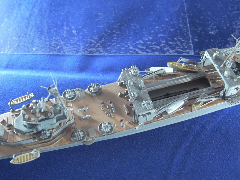特殊潜航艇母艦日進（1/700、アオシマ）の甲板組み立て