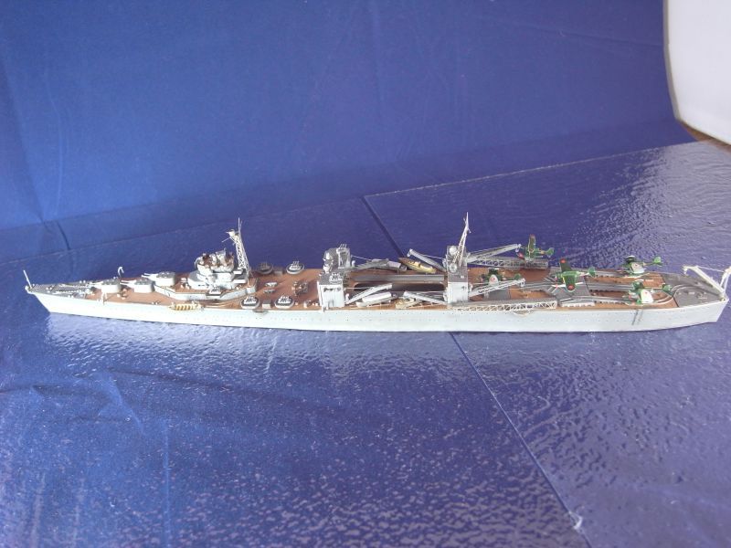 特殊潜航艇母艦　日進（1/700、アオシマ）の完成写真（横から）