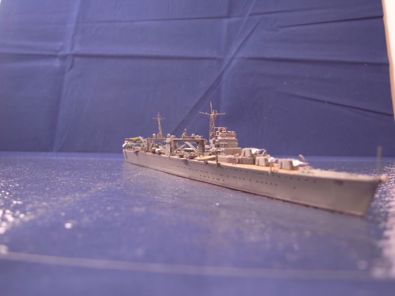 特殊潜航艇母艦　日進（1/700、アオシマ）の完成写真（斜め後ろから）
